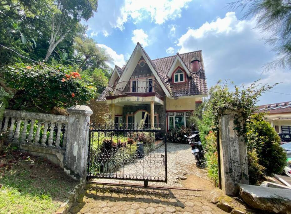 Villa Sevilla 3 Bedrooms Bppk Ciloto Puncak By Damaresa Cianjur Bagian luar foto